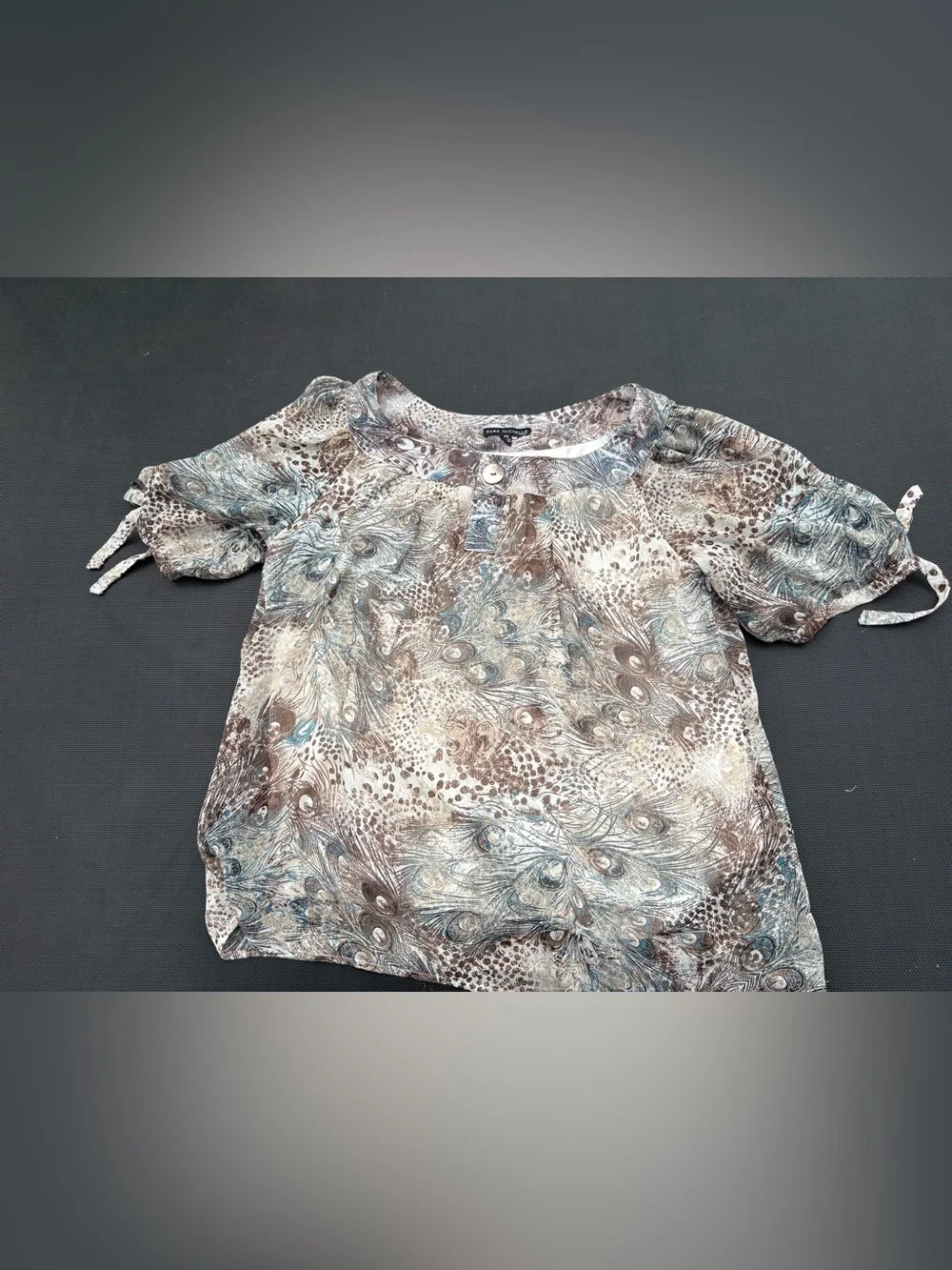 Sara Michelle Brown and Blue Peacock-Print Short Sleeve Tee